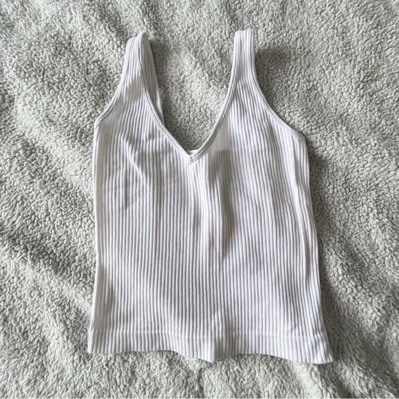 2 Ribbed Tank Tops - Picture 4 of 5